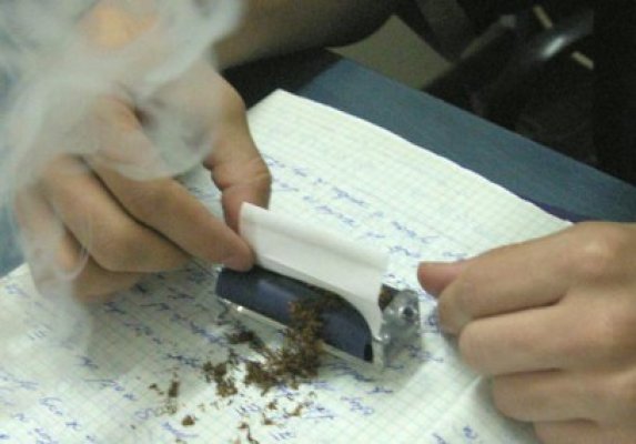 Activitate de prevenire a consumurilor de droguri, la liceu